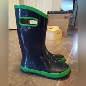 Kids' Bogs Navy Rain Boots, size 5
